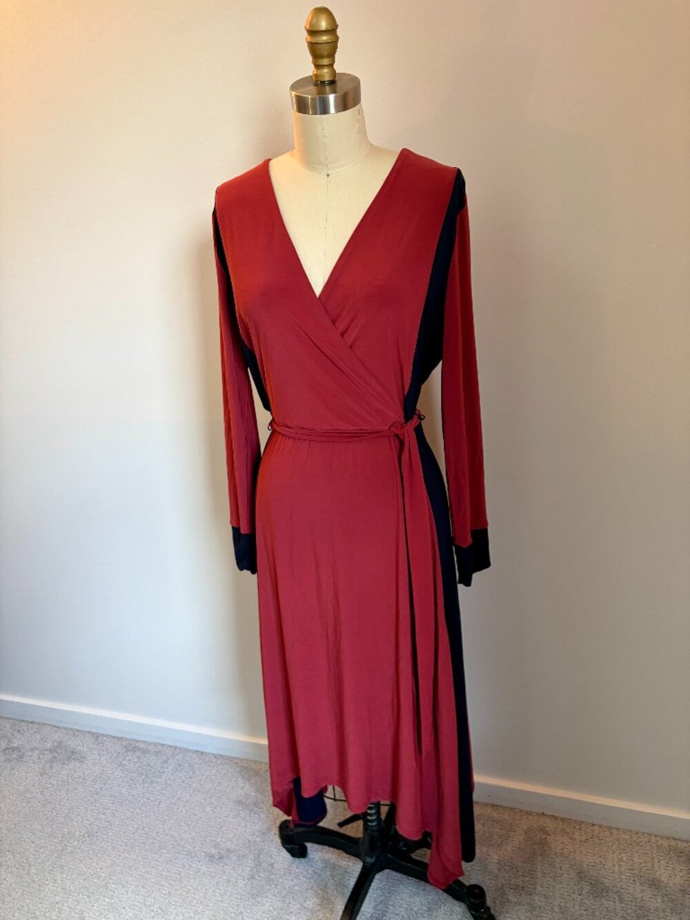 BCBGMAXAZRIA  Colorblock Wrap/Surplice Shark Bite Hem Dress- Large